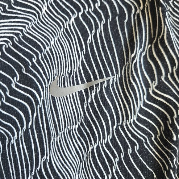 Nike Running Women's Dri-Fit Long-Sleeve Running Shirt Sz XS - Picture 6 of 9